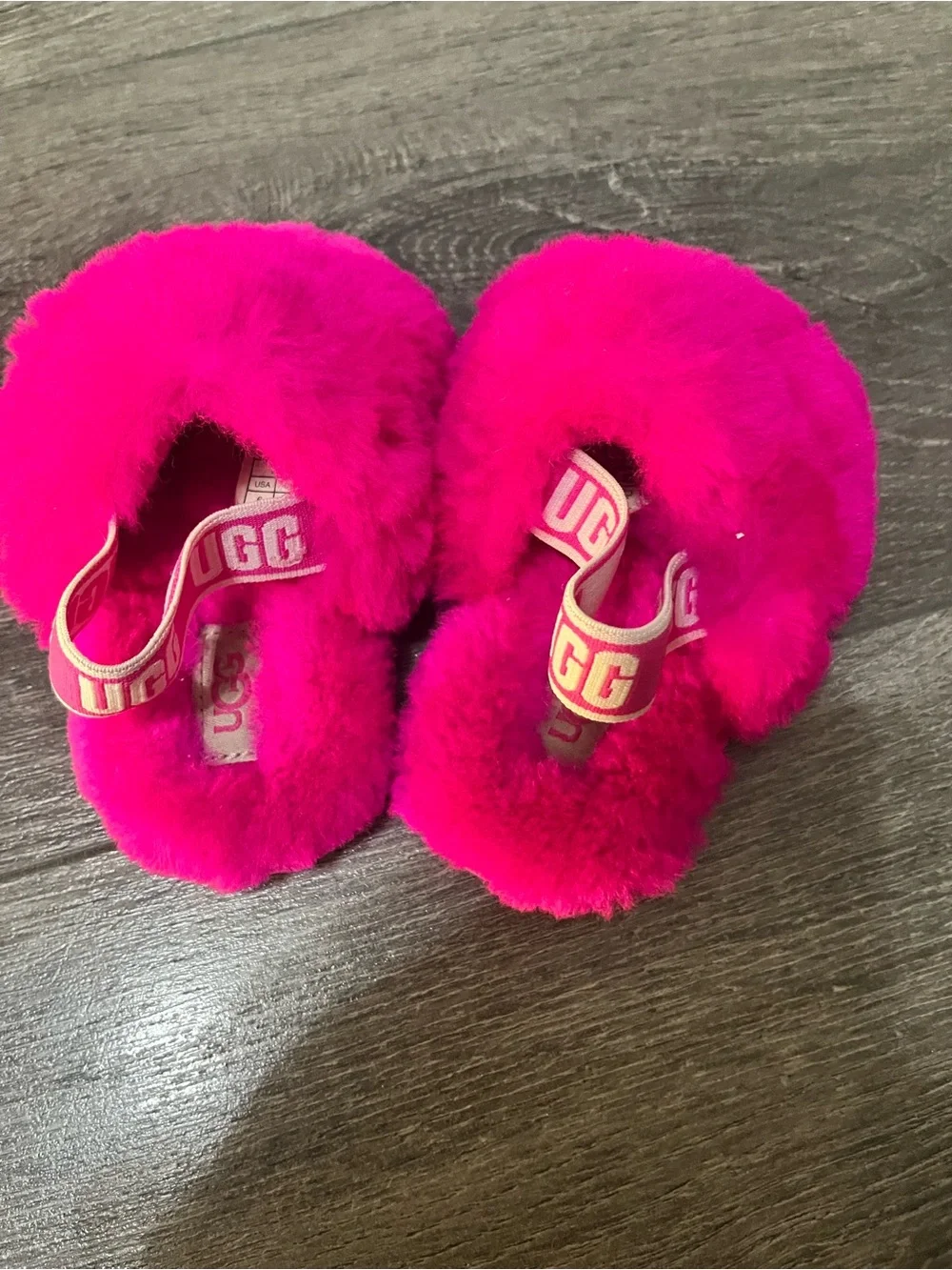 UGG hot pink